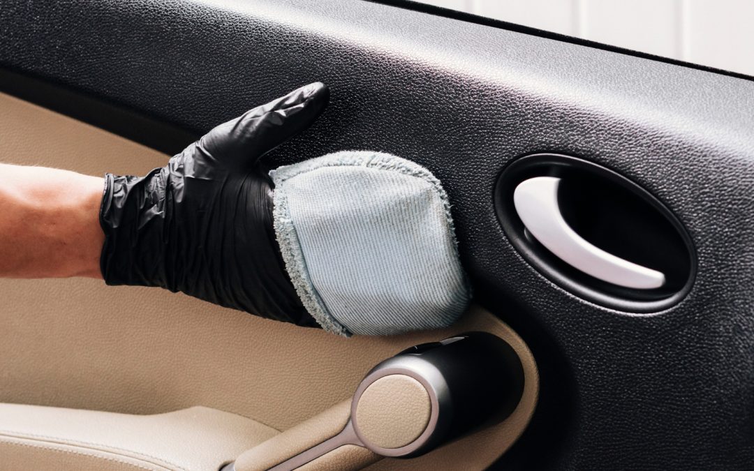 ¿Cómo limpiar el tapizado del auto?